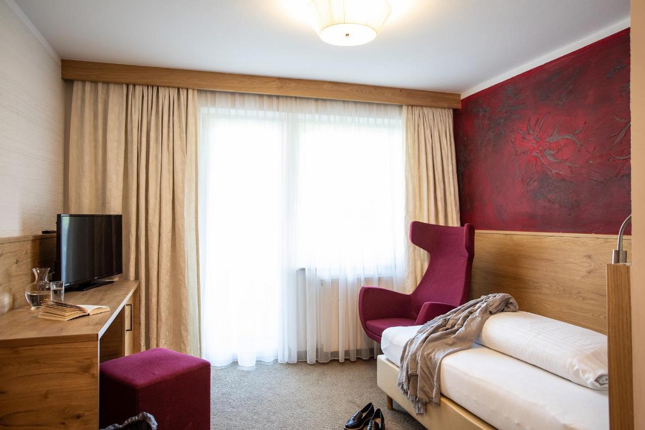 Hotel Zum Hirschen 임스트 객실 사진